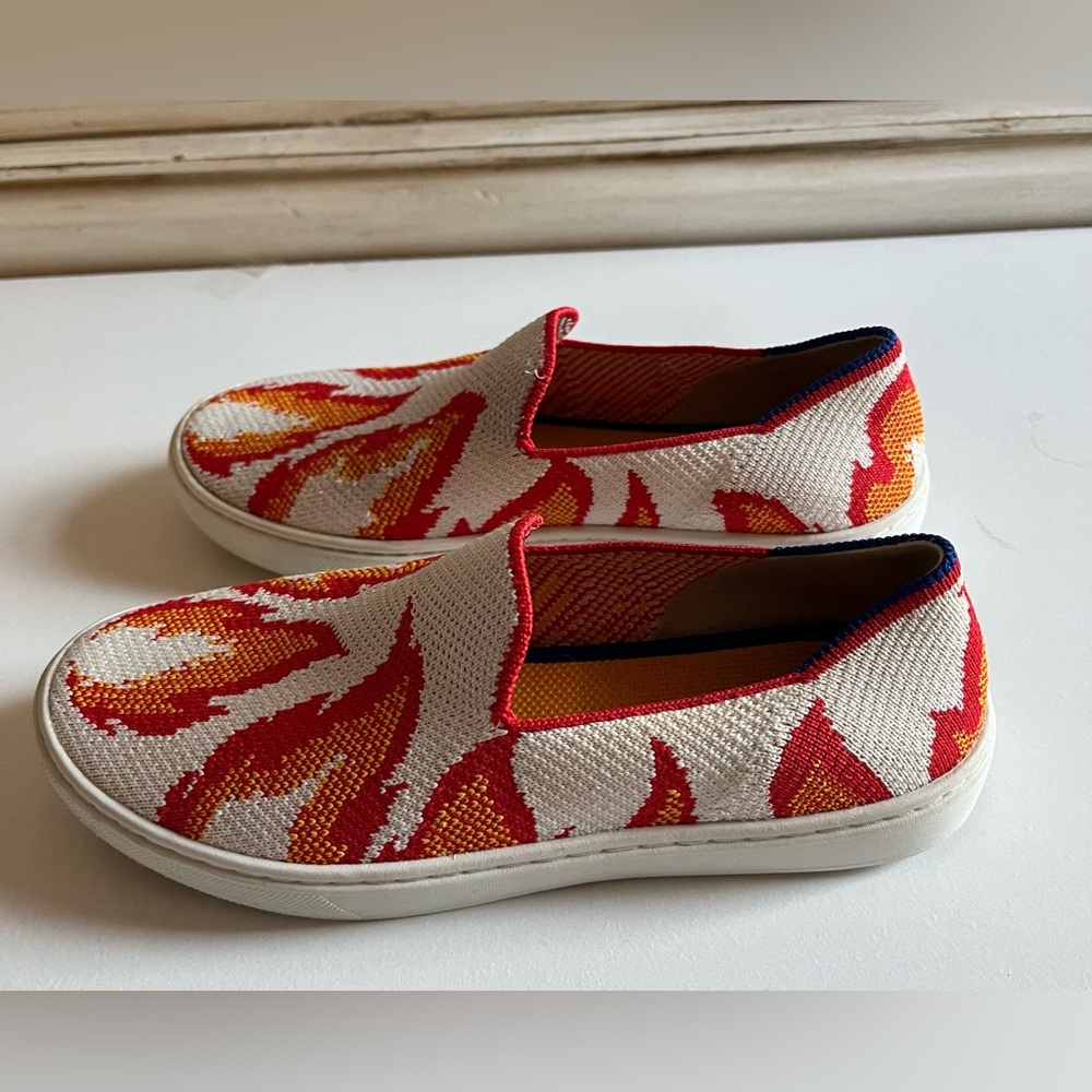 Kids Rothy’s Orange & Red Flames design slip on sneakers,unisex size 4 washable
